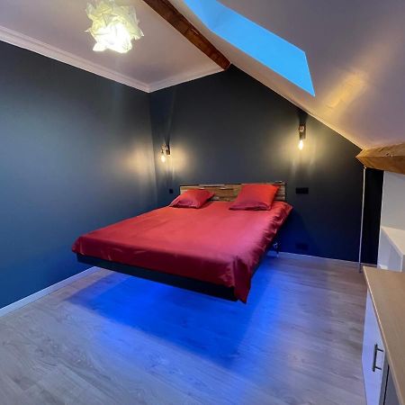 Loft Sous Combles Apartment Aubergenville Bagian luar foto