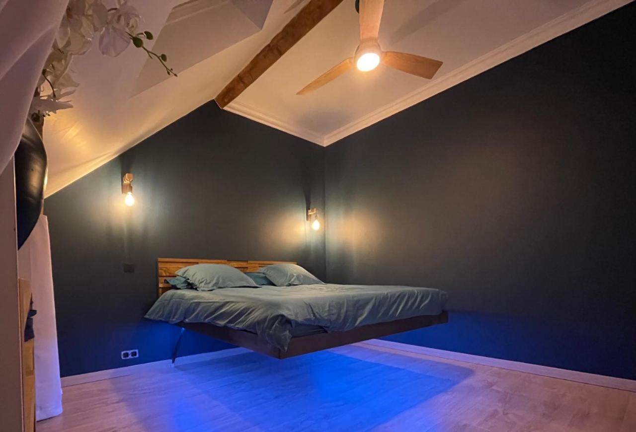 Loft Sous Combles Apartment Aubergenville Bagian luar foto