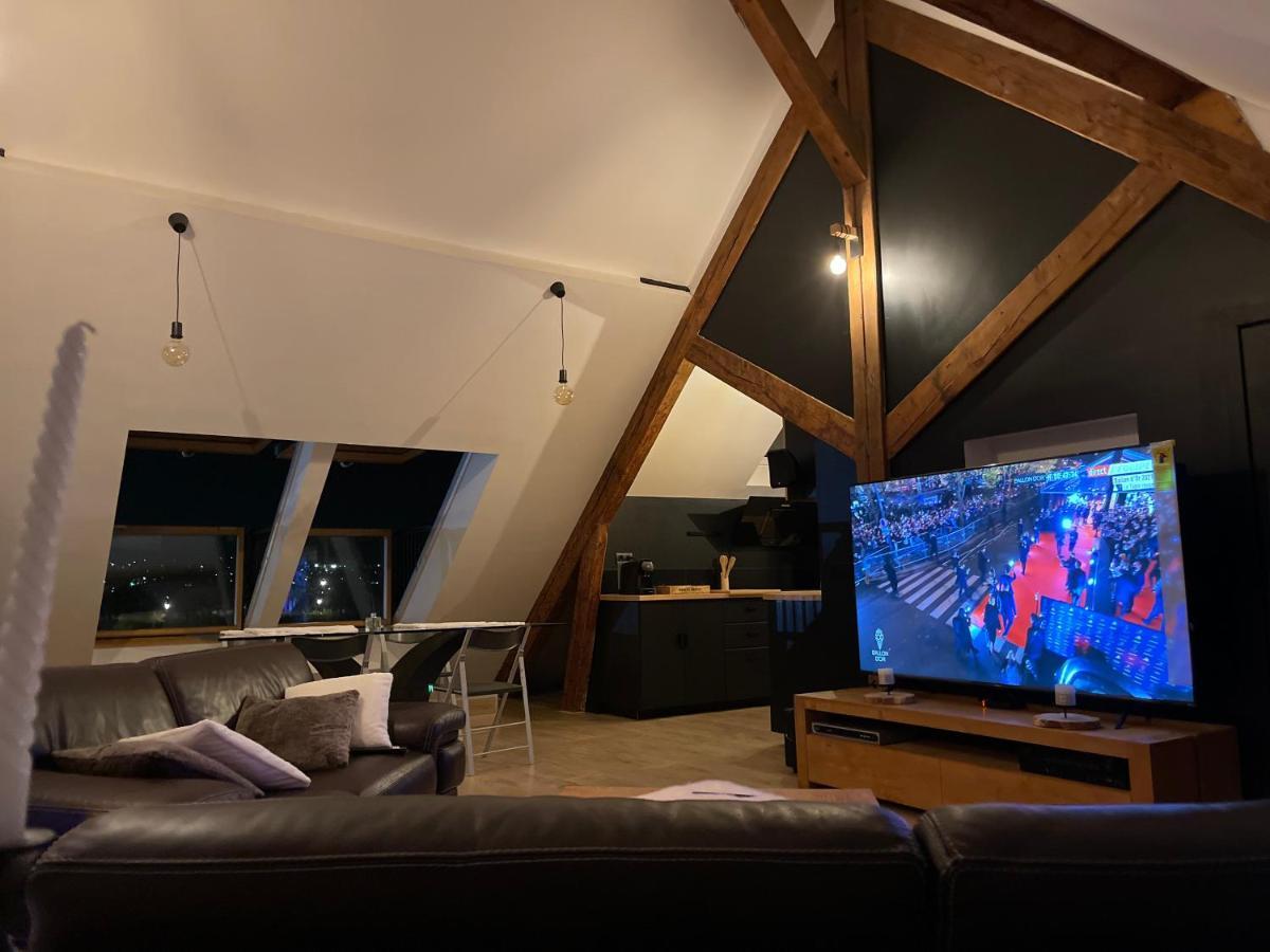 Loft Sous Combles Apartment Aubergenville Bagian luar foto