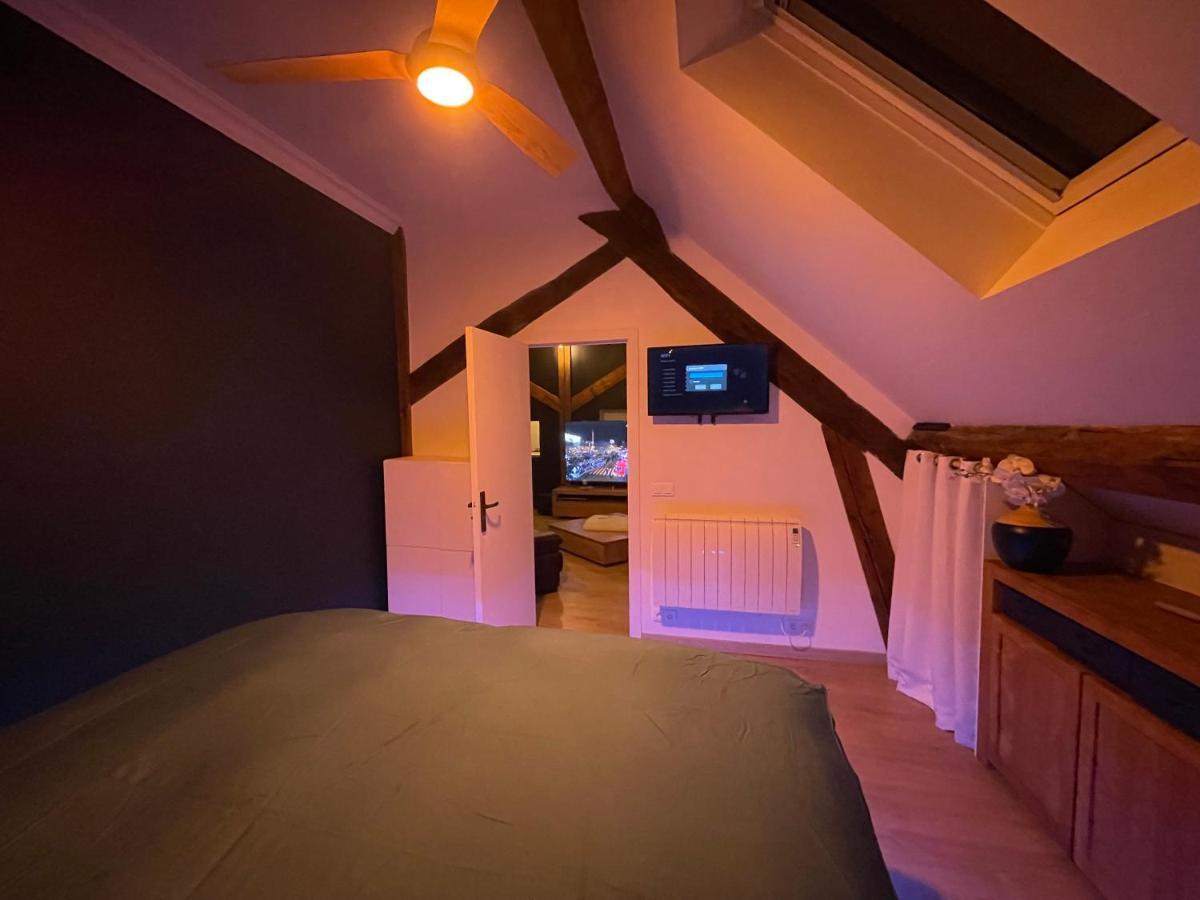 Loft Sous Combles Apartment Aubergenville Bagian luar foto